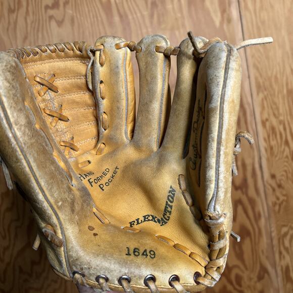 Sears and roebuck selected Cowhide baseball glove 1649 right handed Korea - Picture 3 of 10